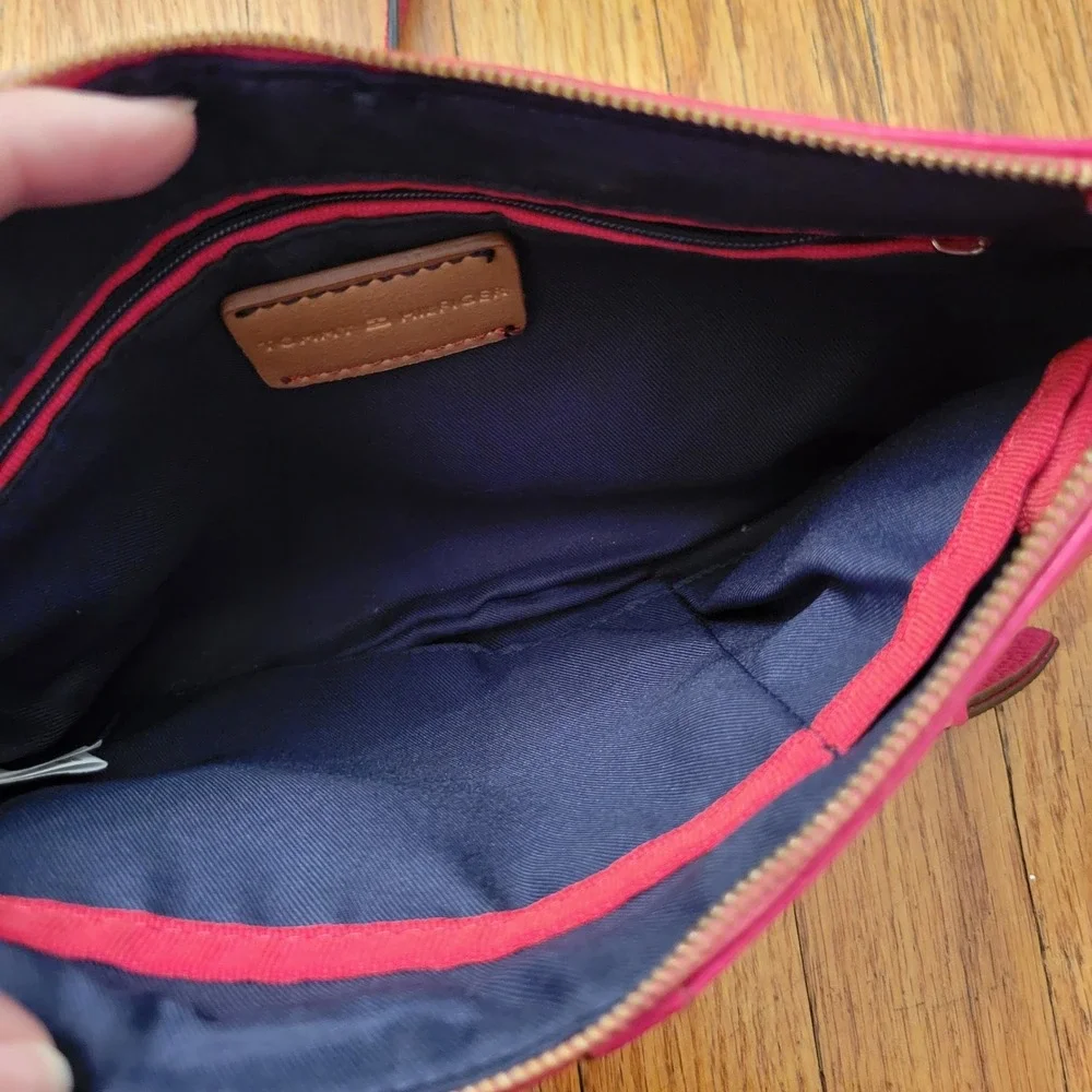 Tommy Hilfiger Crossbody Purse‎ Raspberry T Group Pebble Leather Gold Hardware